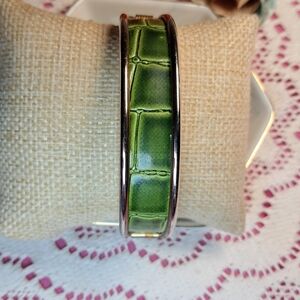 Glossy Silvertone & Green Alligator/Crocodile Pattern Clamp Bracelet